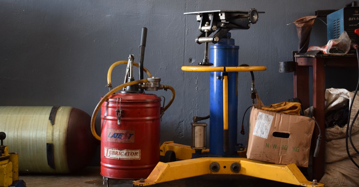 Lubricating Oil (Base) (Granular) — wholesale Minerals